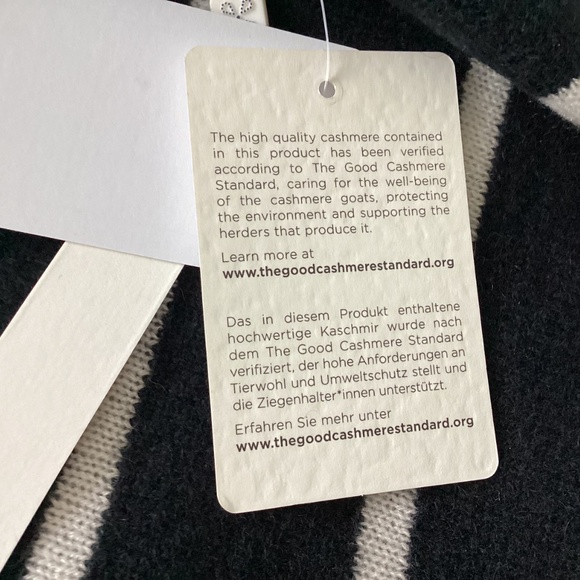 Caslon® Cashmere Crewneck Sweater, size Medium - Picture 9 of 9